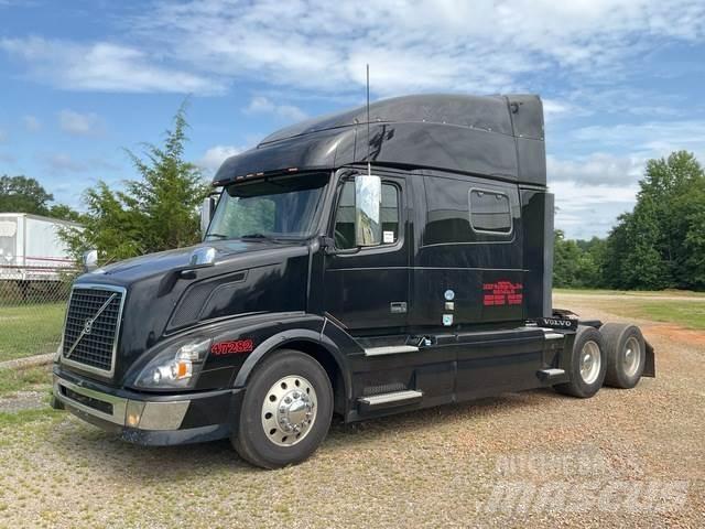 Volvo VNL Naudoti vilkikai