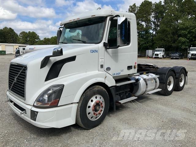 Volvo VNL Naudoti vilkikai