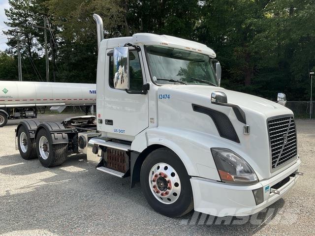 Volvo VNL Naudoti vilkikai