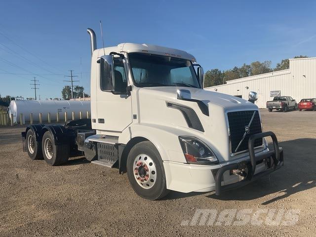 Volvo VNL Naudoti vilkikai