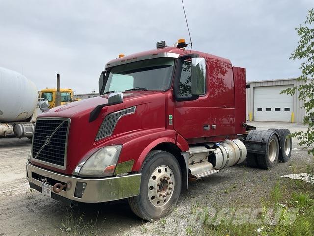 Volvo VNL Naudoti vilkikai
