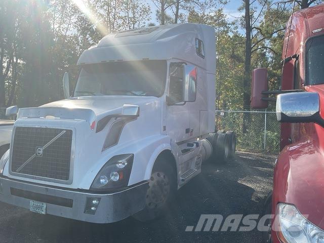 Volvo VNL Naudoti vilkikai