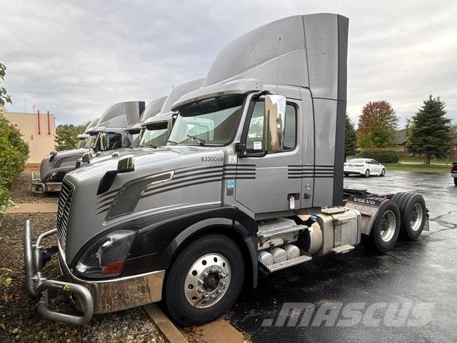 Volvo VNL Naudoti vilkikai