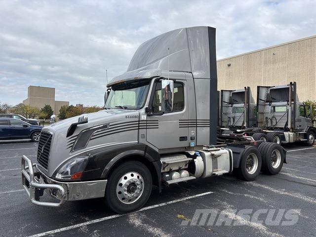 Volvo VNL Naudoti vilkikai