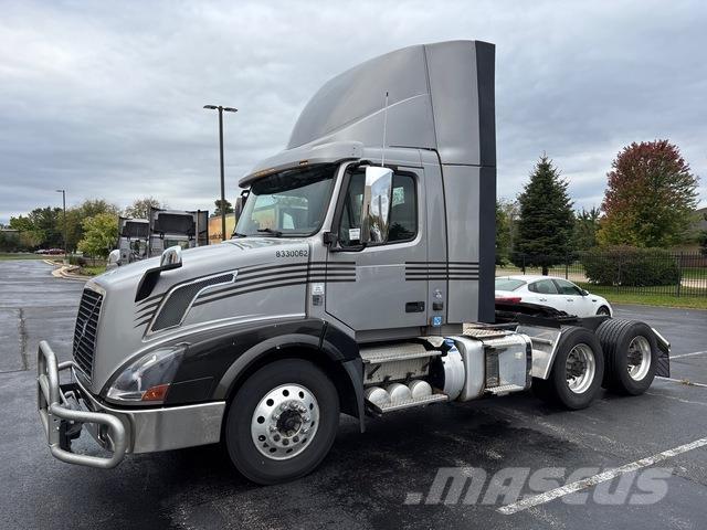 Volvo VNL Naudoti vilkikai