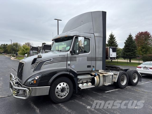 Volvo VNL Naudoti vilkikai