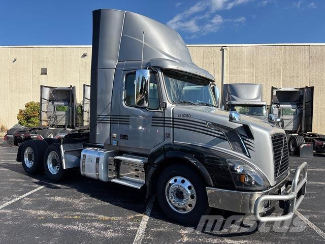 Volvo VNL Naudoti vilkikai