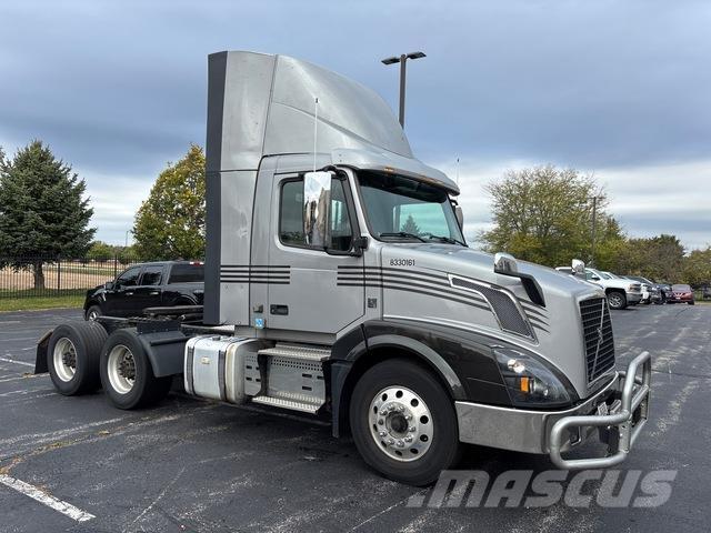 Volvo VNL Naudoti vilkikai