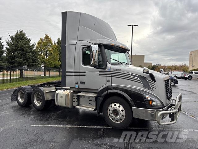 Volvo VNL Naudoti vilkikai