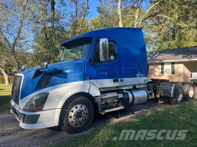 Volvo VNL Naudoti vilkikai