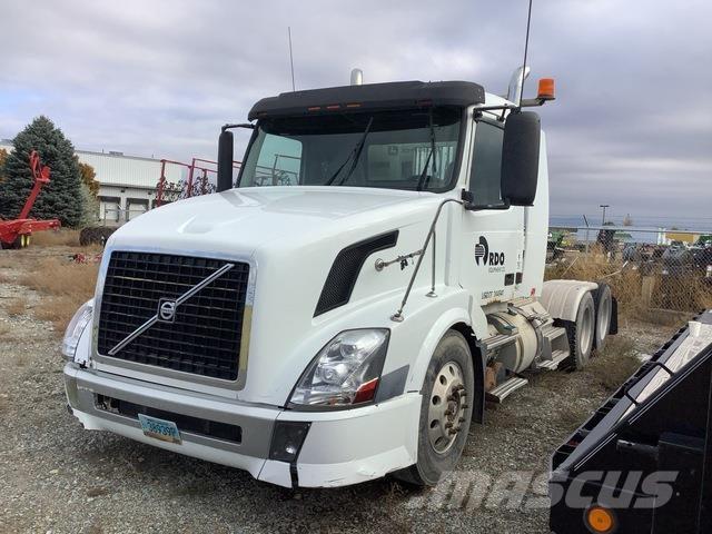 Volvo VNL Naudoti vilkikai