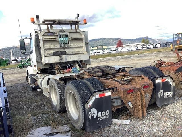 Volvo VNL Naudoti vilkikai