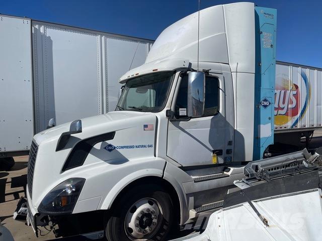 Volvo VNL Naudoti vilkikai