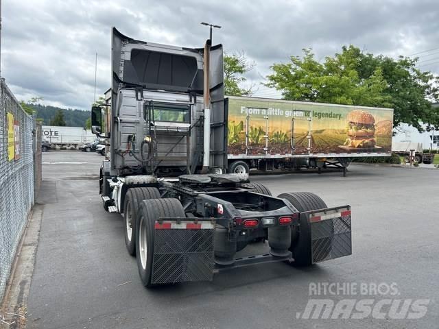 Volvo VNL 300 Naudoti vilkikai