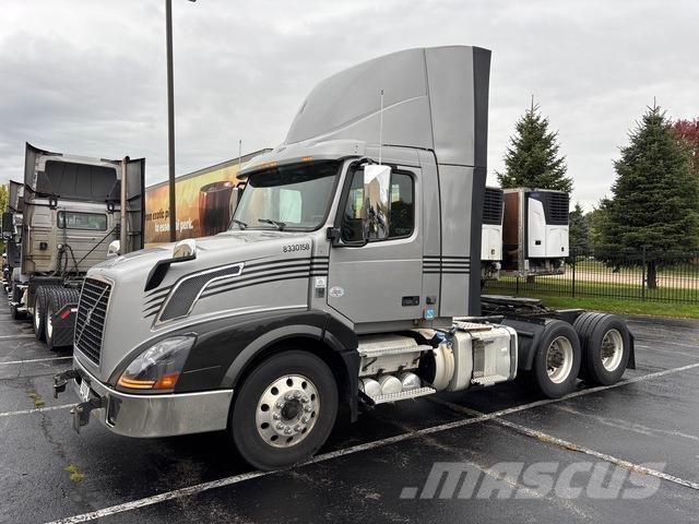 Volvo VNL 300 Naudoti vilkikai