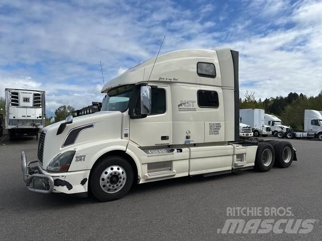 Volvo VNL 780 Naudoti vilkikai