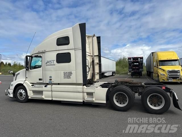 Volvo VNL 780 Naudoti vilkikai