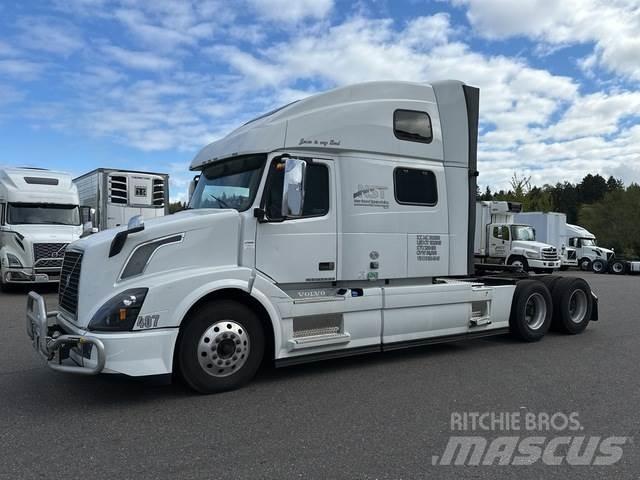Volvo VNL 780 Naudoti vilkikai