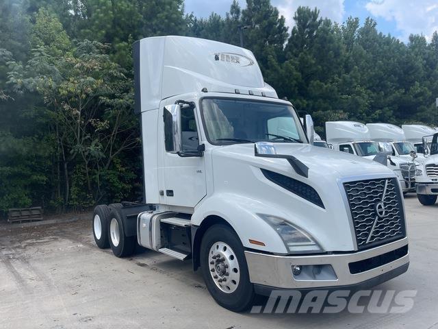 Volvo VNL300 Naudoti vilkikai