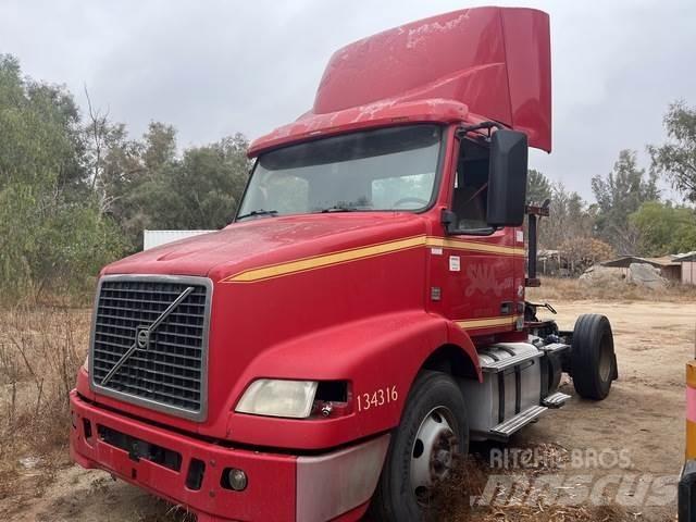 Volvo VNM Naudoti vilkikai