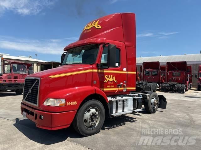 Volvo VNM Naudoti vilkikai