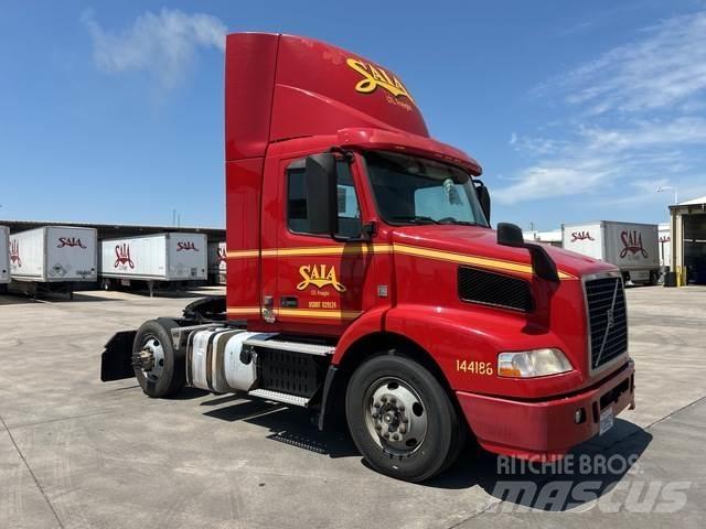 Volvo VNM Naudoti vilkikai