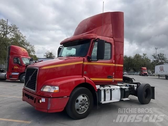 Volvo VNM Naudoti vilkikai