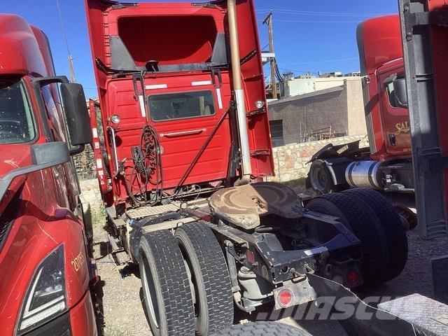 Volvo VNM Naudoti vilkikai