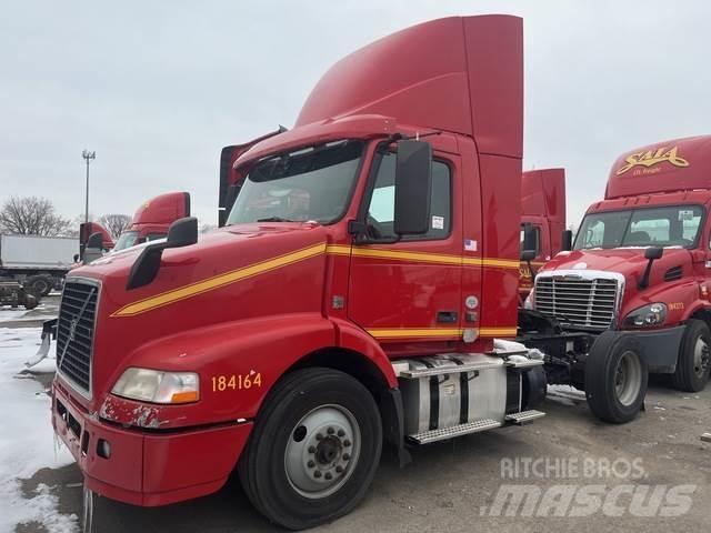 Volvo VNM Naudoti vilkikai