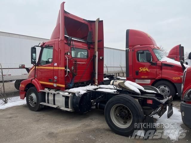 Volvo VNM Naudoti vilkikai