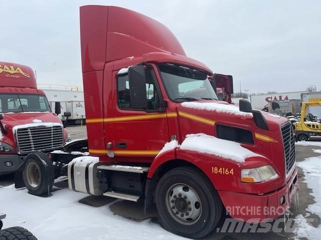 Volvo VNM Naudoti vilkikai
