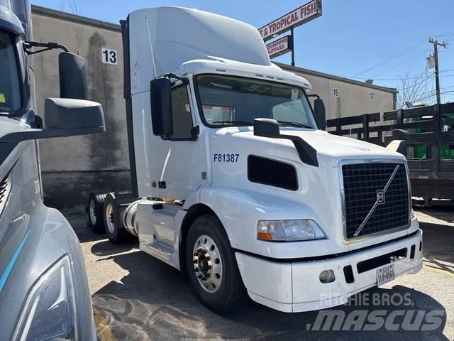 Volvo VNM Naudoti vilkikai
