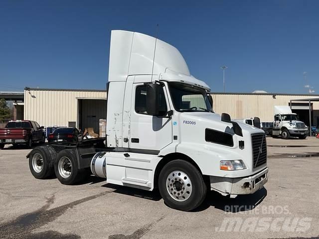 Volvo VNM Naudoti vilkikai