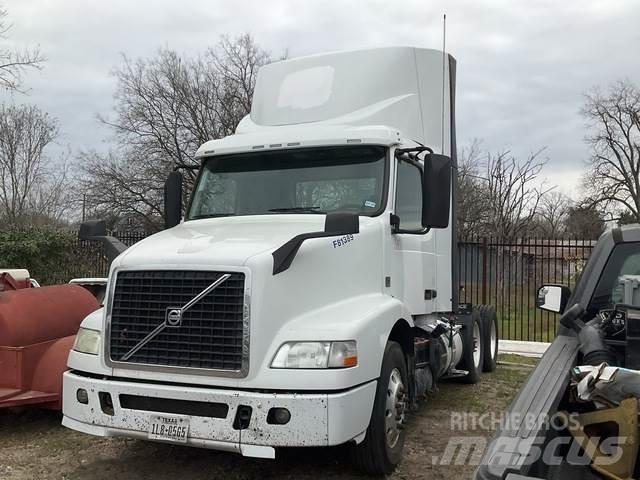 Volvo VNM Naudoti vilkikai
