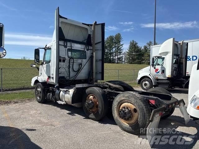 Volvo VNM Naudoti vilkikai