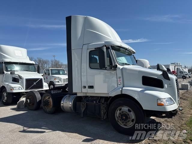 Volvo VNM Naudoti vilkikai