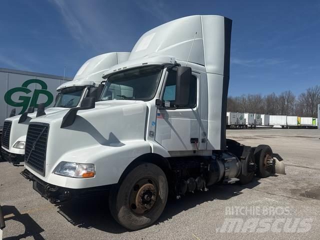 Volvo VNM Naudoti vilkikai