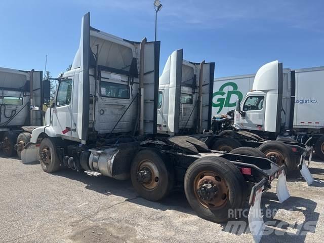 Volvo VNM Naudoti vilkikai