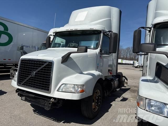 Volvo VNM Naudoti vilkikai