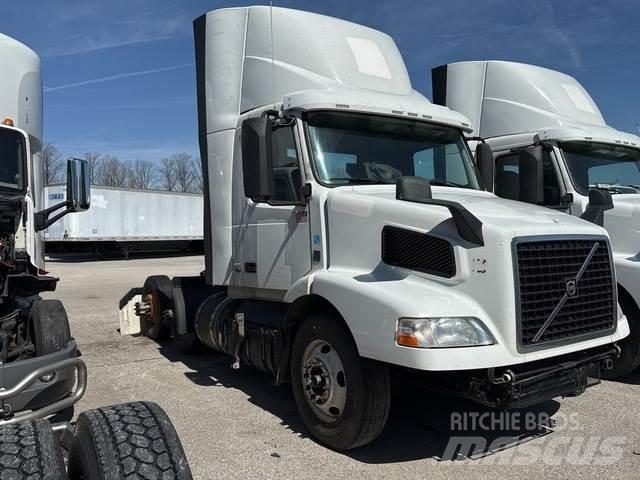 Volvo VNM Naudoti vilkikai
