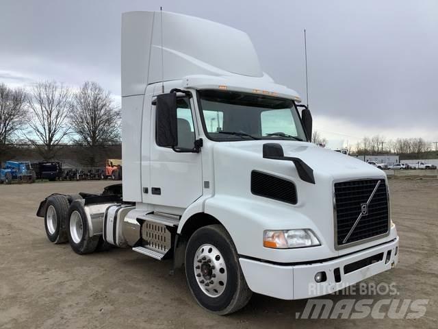 Volvo VNM Naudoti vilkikai