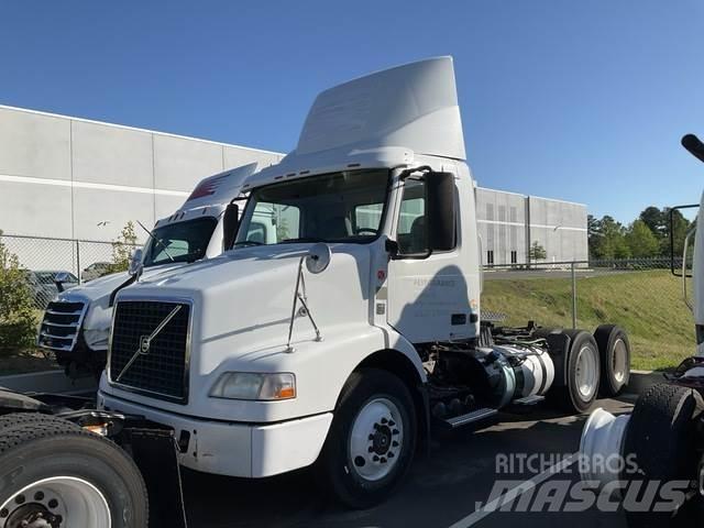 Volvo VNM Naudoti vilkikai