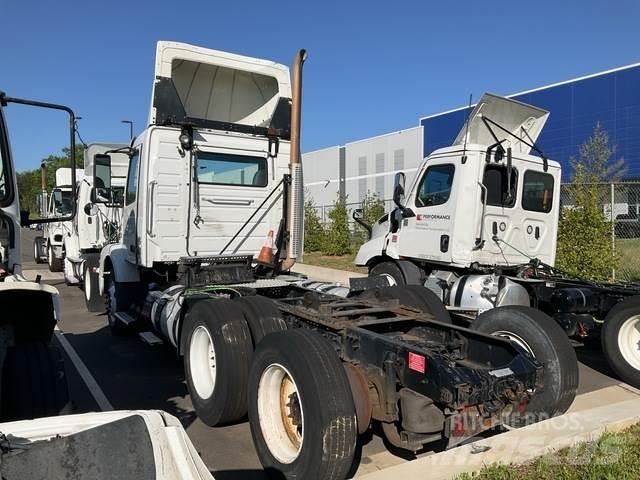 Volvo VNM Naudoti vilkikai