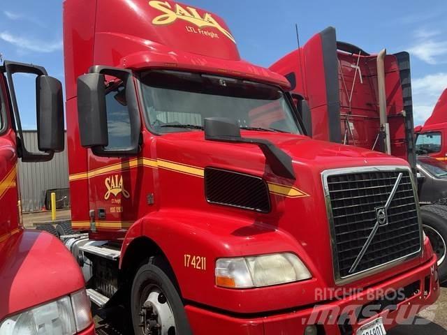 Volvo VNM Naudoti vilkikai