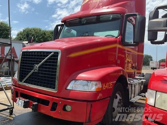 Volvo VNM Naudoti vilkikai