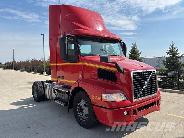 Volvo VNM Naudoti vilkikai