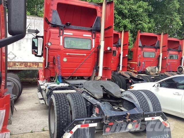 Volvo VNM Naudoti vilkikai