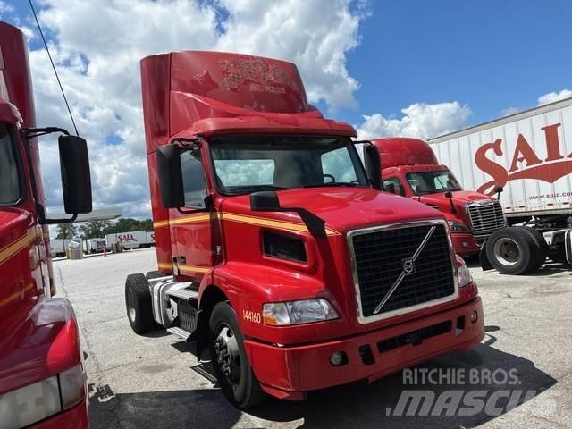 Volvo VNM Naudoti vilkikai