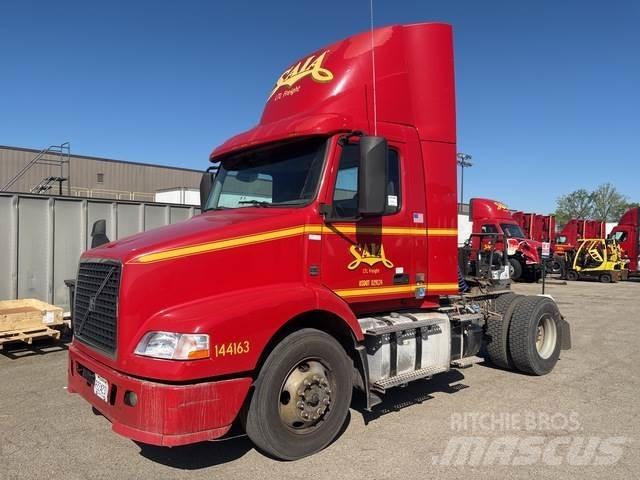 Volvo VNM Naudoti vilkikai