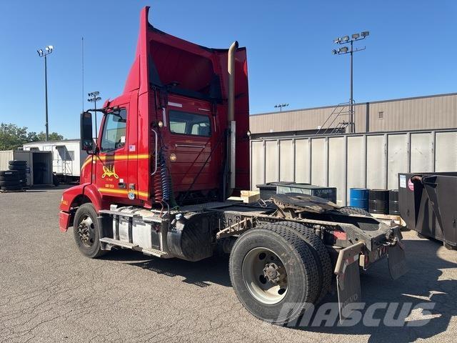 Volvo VNM Naudoti vilkikai